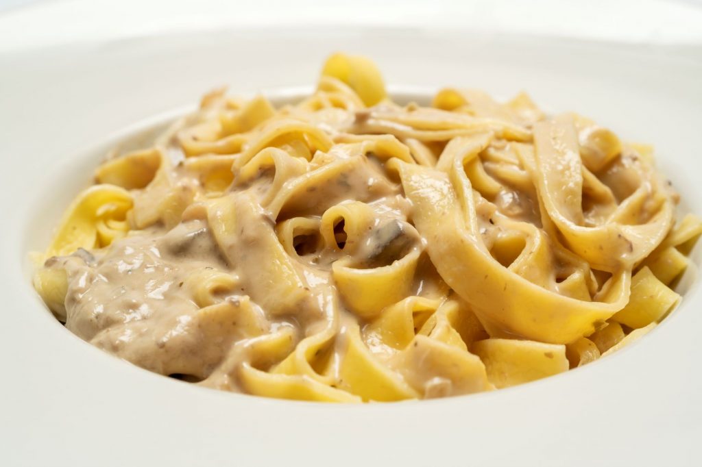 Tagliatelle con salsa carbonara