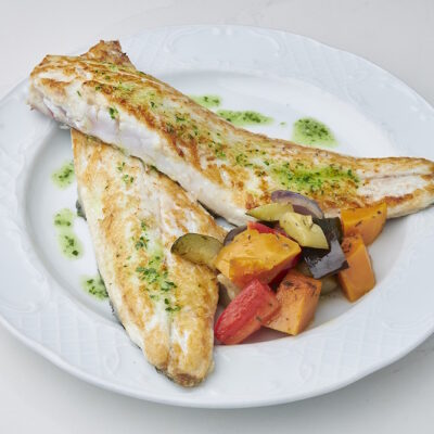 Lubina salvaje con verduras